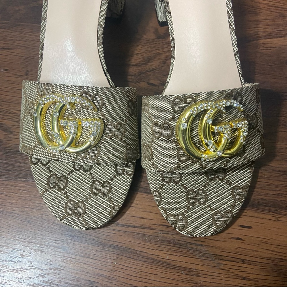 Gucci Women's Beige Slide Sandals - Picture 5 of 6